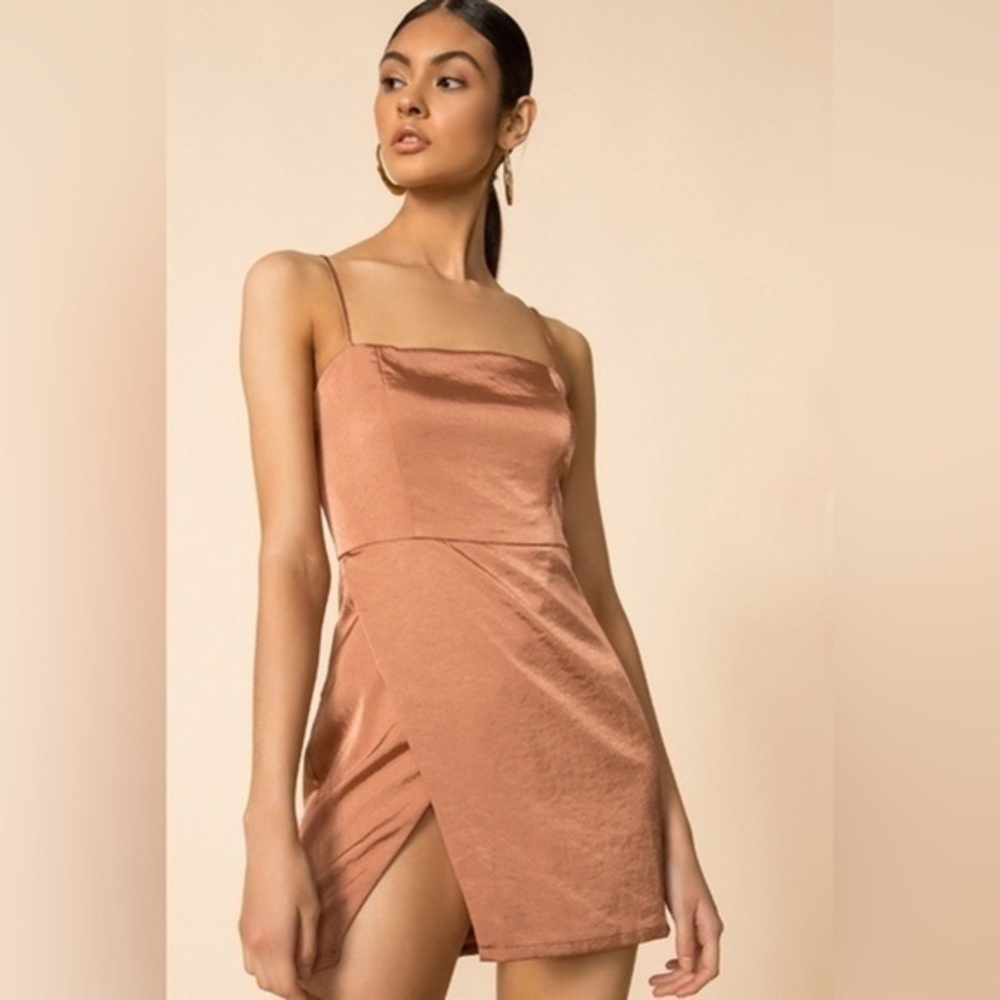 NWT superdown gianna slit mini dress in Nude Size Xs